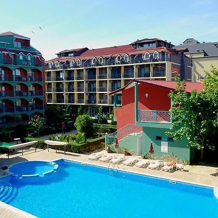 Jasmine Club Private Family Studio With Pool View